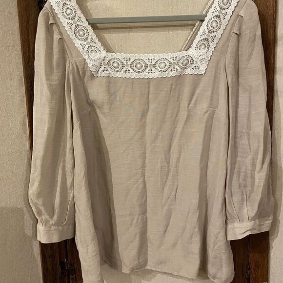Beige Crochet Trim Three Quarter Sleeve Blouse (L) Nanette Lepore - Picture 1 of 5